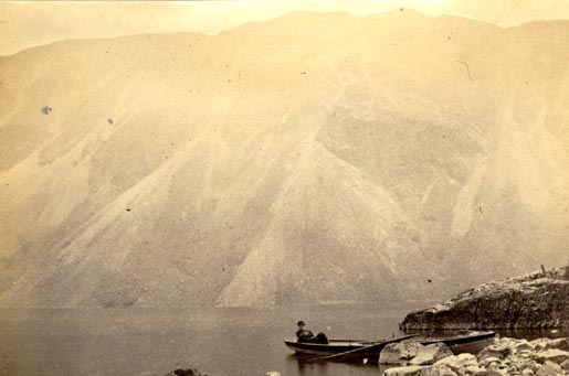 the image acts as a back button