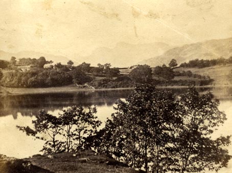 the image acts as a back button