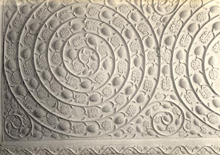 image, button to large image