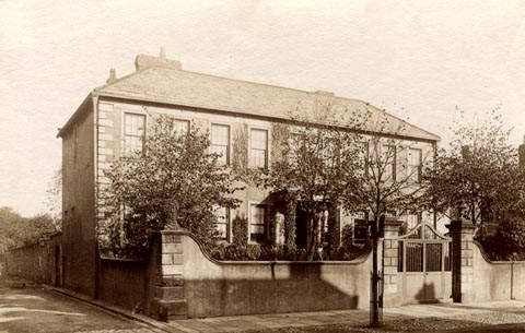 image, button to large image