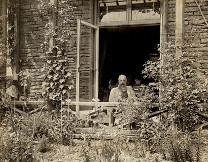 image, button to large image